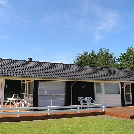 Three-bedroom Holiday In Hals